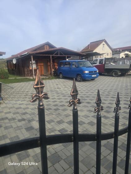 Casă cu 4 camere în Corușu