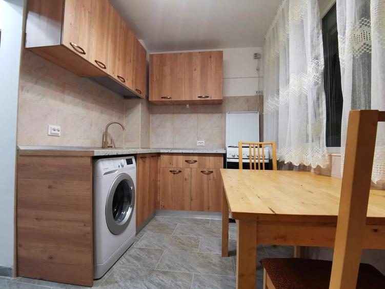 Apartament cu 2 camere semidecomandat, mobilat în Iancului