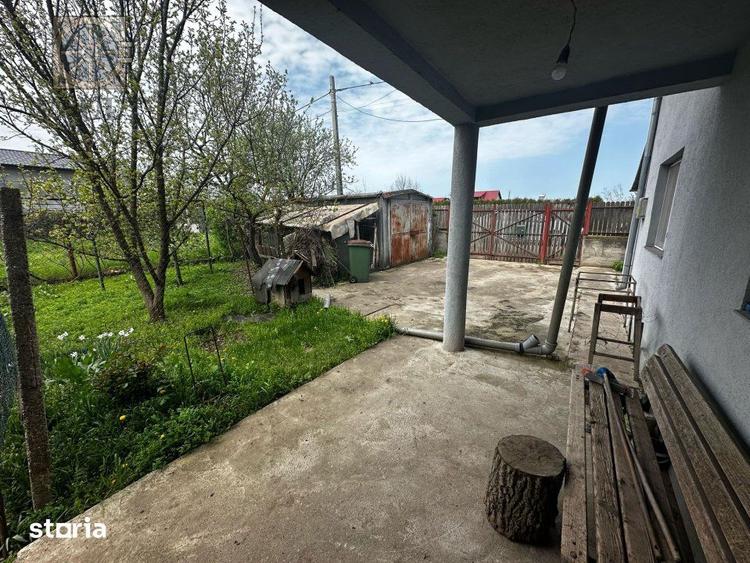 Casă cu 5 camere cu Canalizare în Frumușani