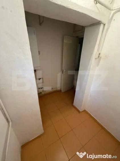 Apartament cu 2 camere decomandat în Calea București