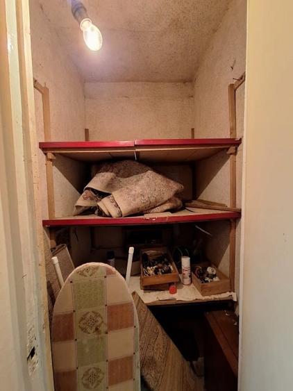 Vând apartament 3 camere și 7 dependițe, decomandat, bloc reabilitat + garaj - 6