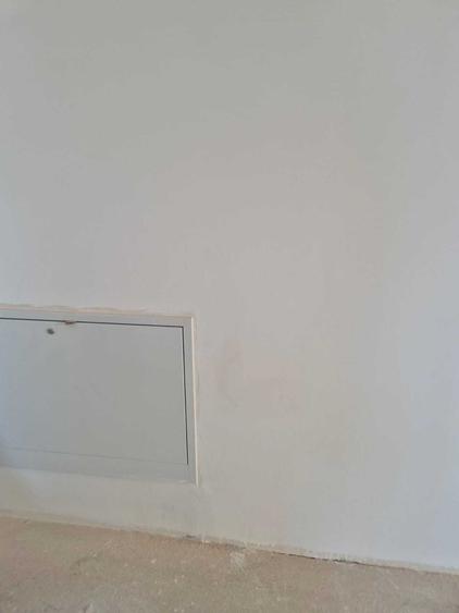 Apartament cu 3 camere semidecomandat în Moșnița Nouă