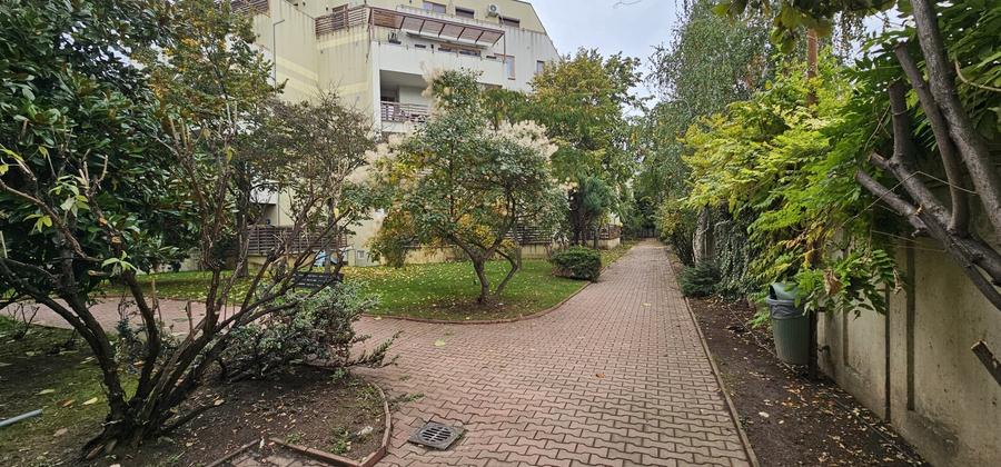 Apartament cu 3 camere semidecomandat, mobilat în Străulești