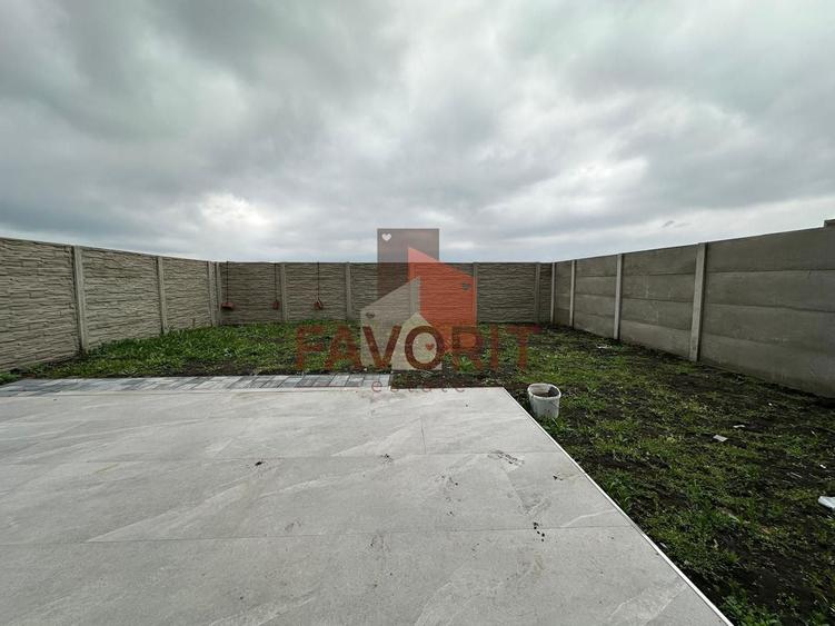Duplex cu 5 camere cu Canalizare în Săcălaz