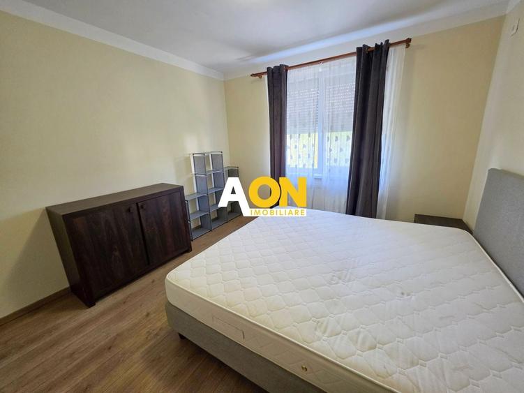 Apartament cu 3 camere decomandat, mobilat în Cetate
