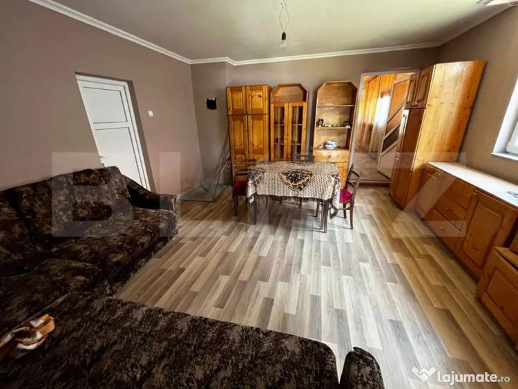 Casă cu 4 camere cu Teren 3300 Mp în Central