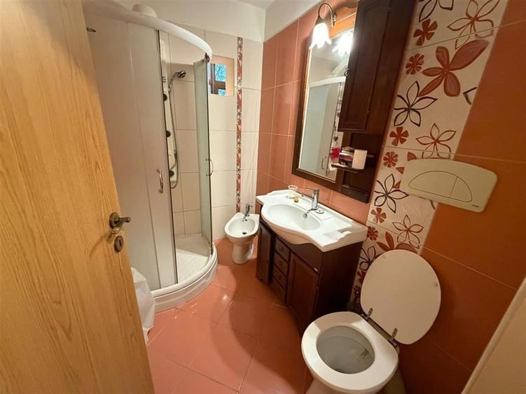 Apartament cu 3 camere decomandat, mobilat în Central
