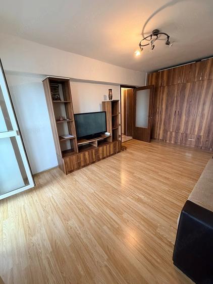 Garsonieră semidecomandată în Est