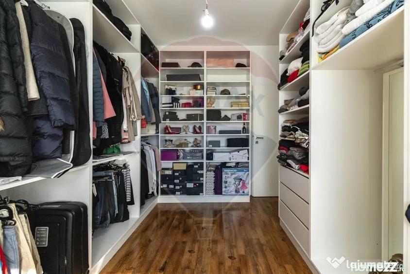 Casă cu 5 camere cu Teren 440 Mp în Bartolomeu