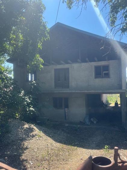 Casă cu 4 camere în Dieneț