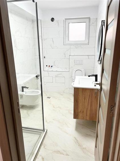 Apartament cu 3 camere decomandat în Hipodrom 4