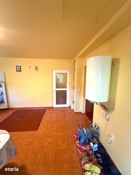 Casă cu 6 camere cu Teren 1600 Mp în Călugăreni