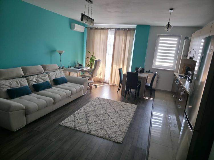 Apartament cu 2 camere decomandat în Exterior Vest