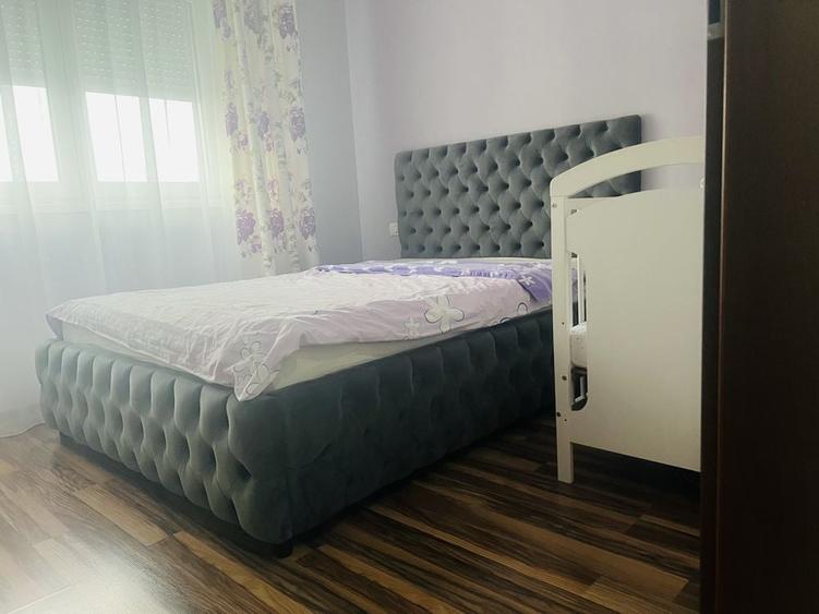 Apartament cu 3 camere decomandat în Lipovei
