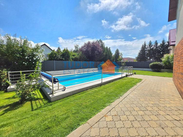 Renovated 6 Bedroom Luxury Villa with Private Garden, Swimming Pool & Sauna - 28