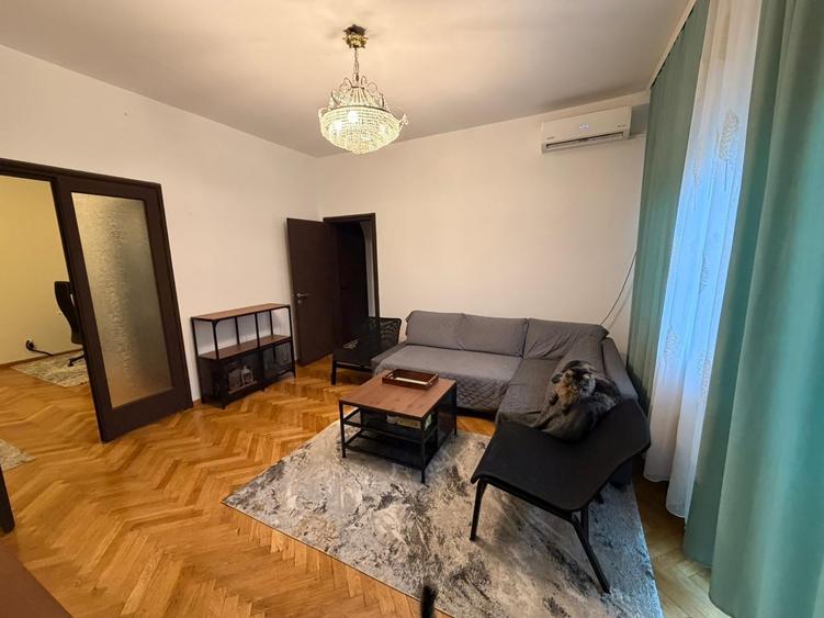 Apartament cu 3 camere circular în Unirii