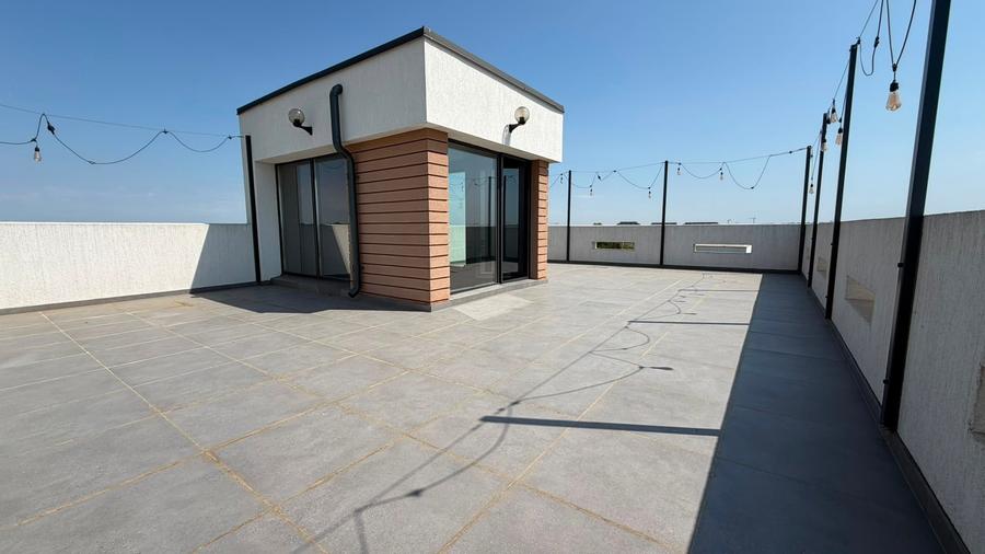 Casă individuală cu 4 camere cu Teren 450 Mp în Tunari