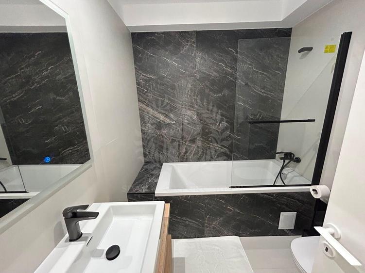 Apartament cu 3 camere decomandat, mobilat în Central