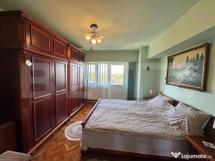 Apartament cu 3 camere decomandat în Micro 11
