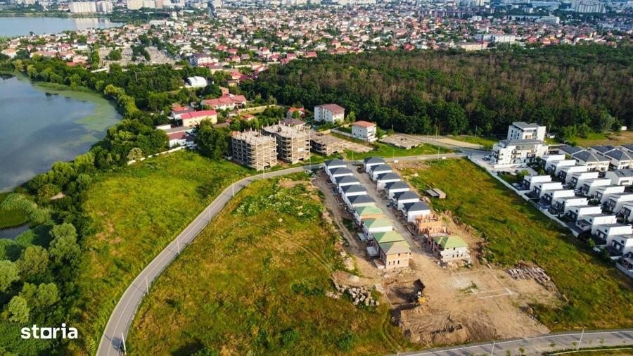 Casă cu 4 camere în Roșu