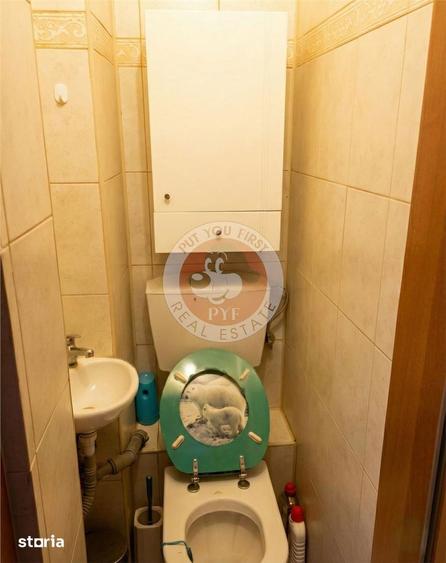 Apartament cu 5 camere decomandat în Romană