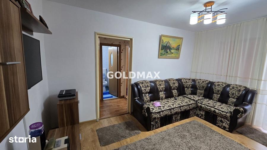 Apartament cu 3 camere semidecomandat în Trivale