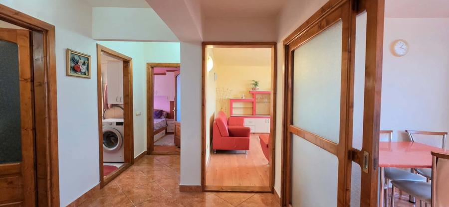 Apartament cu 3 camere decomandat în Cantemir