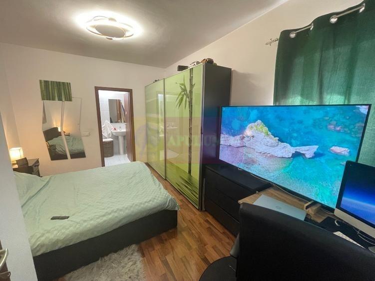 Apartament cu 3 camere decomandat, mobilat în Titan