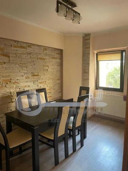 Apartament cu 2 camere decomandat în Gară