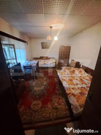 Casă cu 2 camere cu Teren 1000 Mp în Vulcan