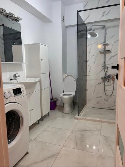 Apartament cu 2 camere semidecomandat în Calea Moldovei