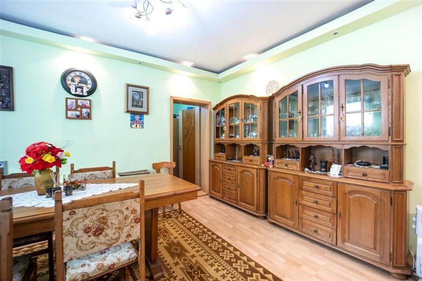 Casă individuală cu 5 camere cu Canalizare în Central