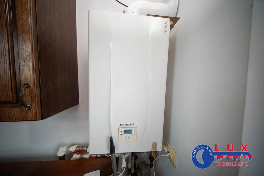 Apartament cu 3 camere decomandat în Neptun