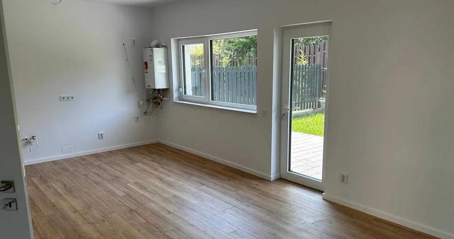 Duplex cu 4 camere cu Canalizare în Florești