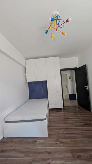 Apartament cu 3 camere decomandat în 9 Mai