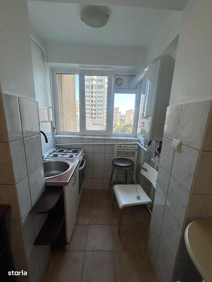 Apartament cu 2 camere decomandat în Hala Centrală