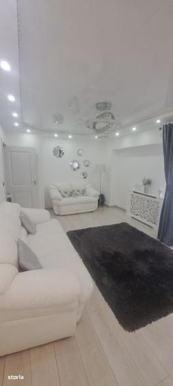 Apartament cu 3 camere decomandat în Cug