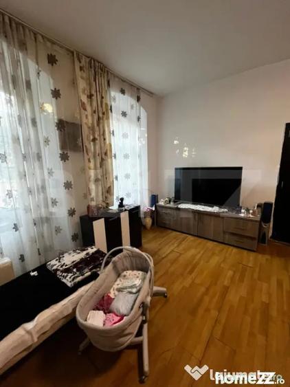 Apartament cu 4 camere semidecomandat în Central
