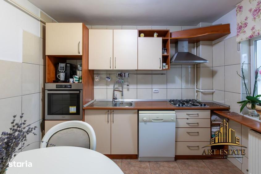Apartament cu 4 camere, mobilat în Central