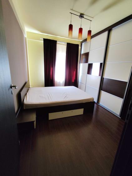 Apartament cu 2 camere decomandat în Roșu