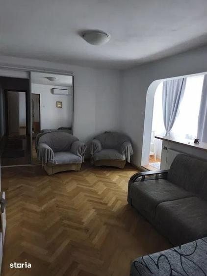 Apartament cu 3 camere semidecomandat în Militari