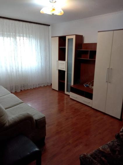 Apartament cu 2 camere decomandat în Sud