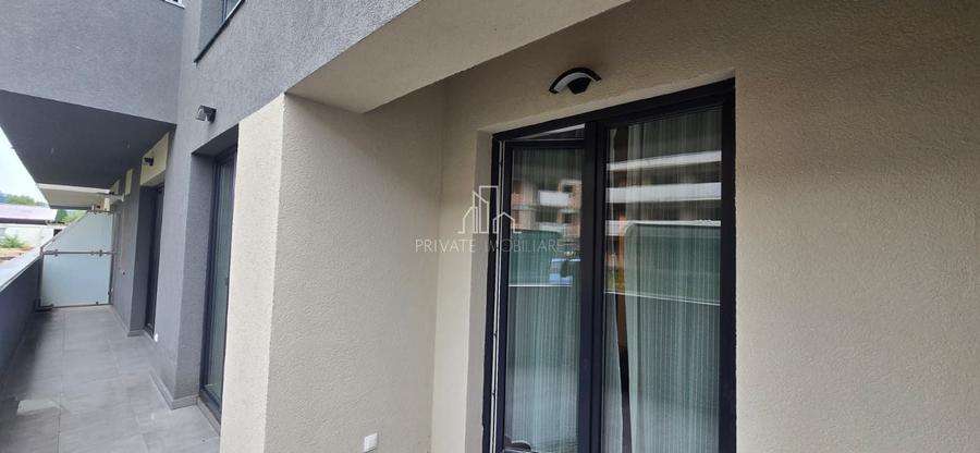 Apartament cu 3 camere decomandat în Est