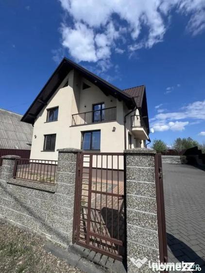 Casă cu 5 camere cu Teren 450 Mp în Rădăuți