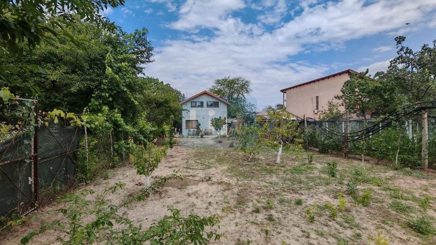 Casă cu 4 camere cu Teren 1250 Mp în Micro 16