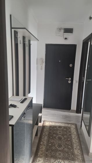 Apartament cu 2 camere semidecomandat, mobilat în Central