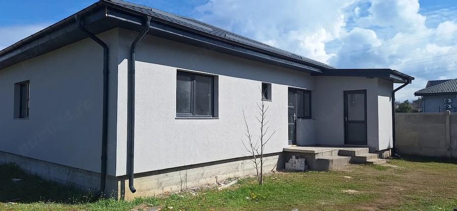 Casă cu 3 camere cu Teren 440 Mp în Exterior Vest