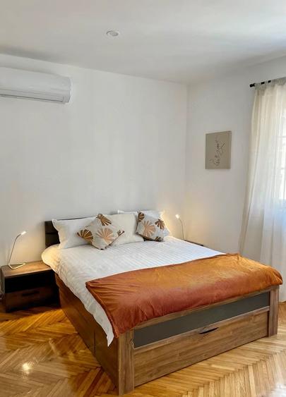 Apartament cu 3 camere decomandat în Titan