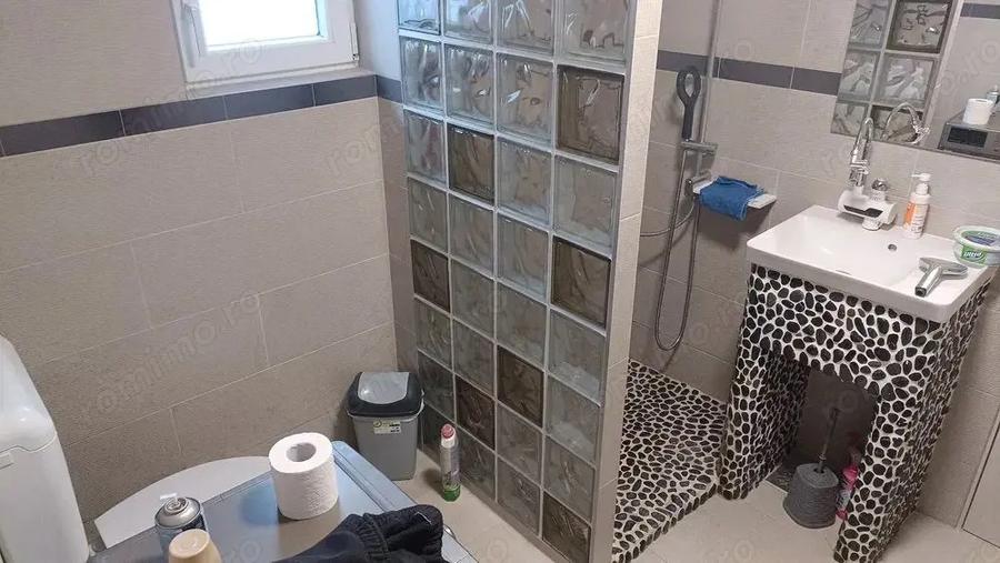 Casă cu 3 camere cu Teren 1040 Mp în Unirii
