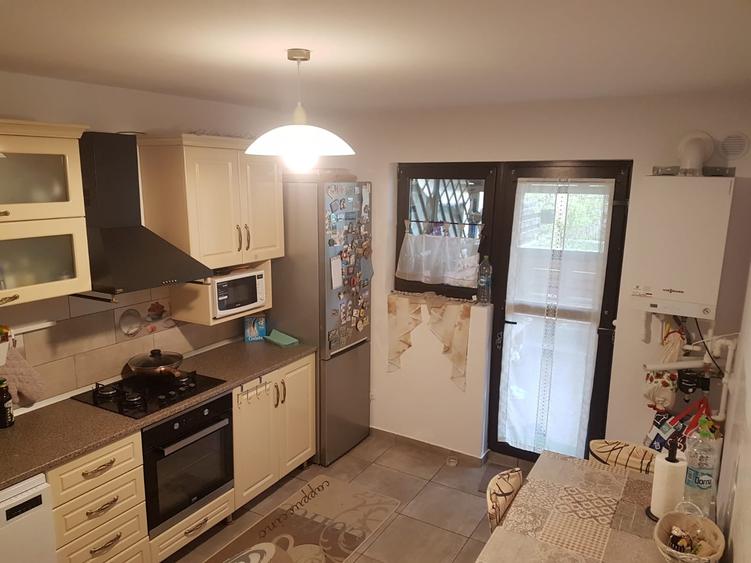 Casă individuală cu 5 camere cu Teren 800 Mp în Lunca Cetățuii